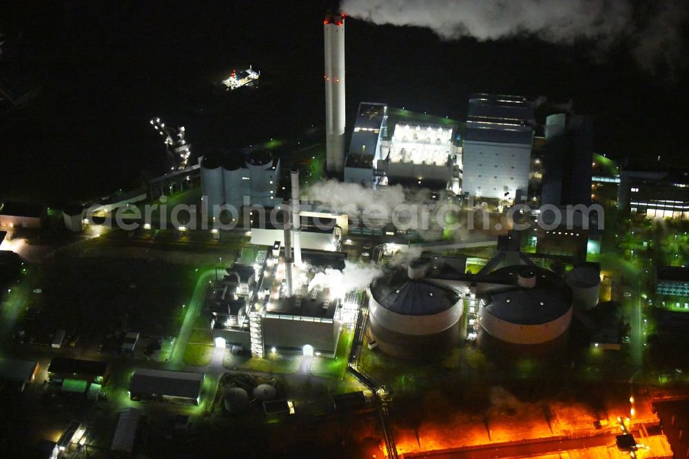 Aerial image at night Hamburg - Night lighting power plants and exhaust towers of thermal power station Vattenfall Kraftwerk Tiefstack in Hamburg, Germany