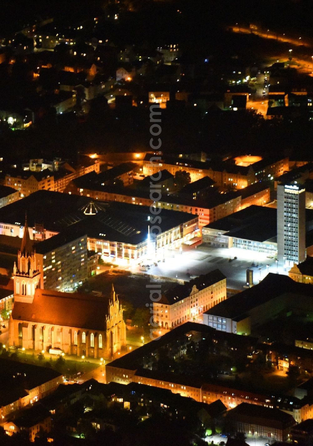 Aerial photograph at night Neubrandenburg - Night lighting Marketplace shopping center ECE Center in Neubrandenburg in Mecklenburg-Western Pomerania