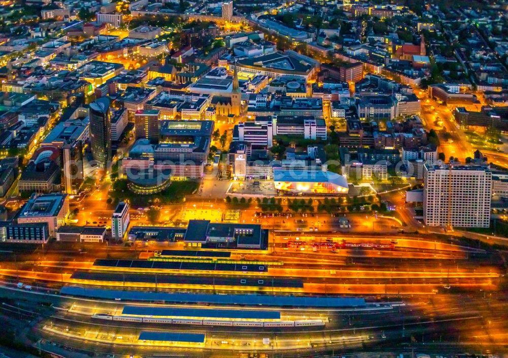 Aerial photograph at night Dortmund - Night lighting museum building ensemble Deutsches Fussballmuseum in the district City-West in Dortmund at Ruhrgebiet in the state North Rhine-Westphalia, Germany