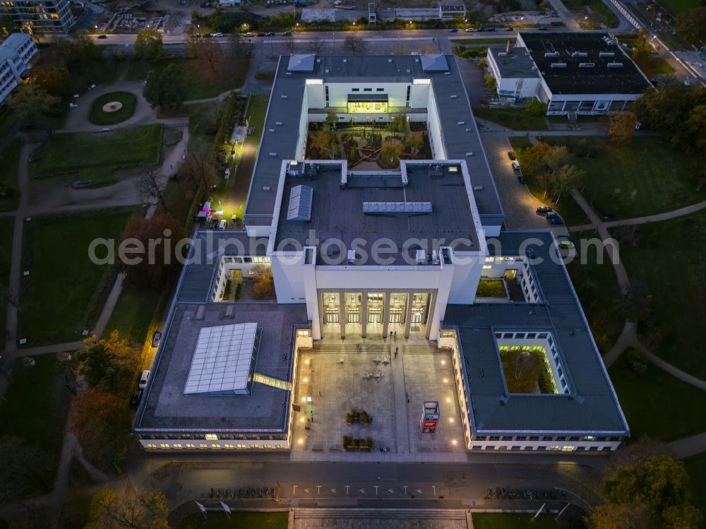 Aerial image at night Dresden - Night lighting museum building ensemble Deutsches Hygiene-Museum in the street Lingnerplatz in Dresden in the state Saxony