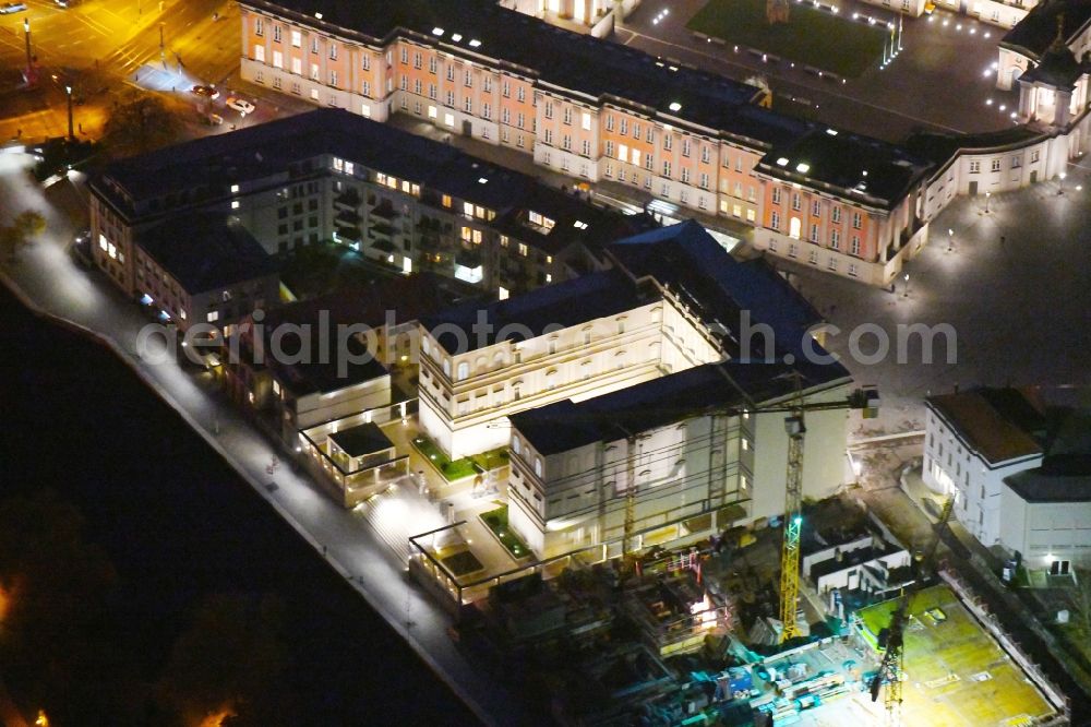 Aerial photograph at night Potsdam - Night lighting Museum building ensemble Museum Barberini on Humboldtstrasse in the district Innenstadt in Potsdam in the state Brandenburg, Germany