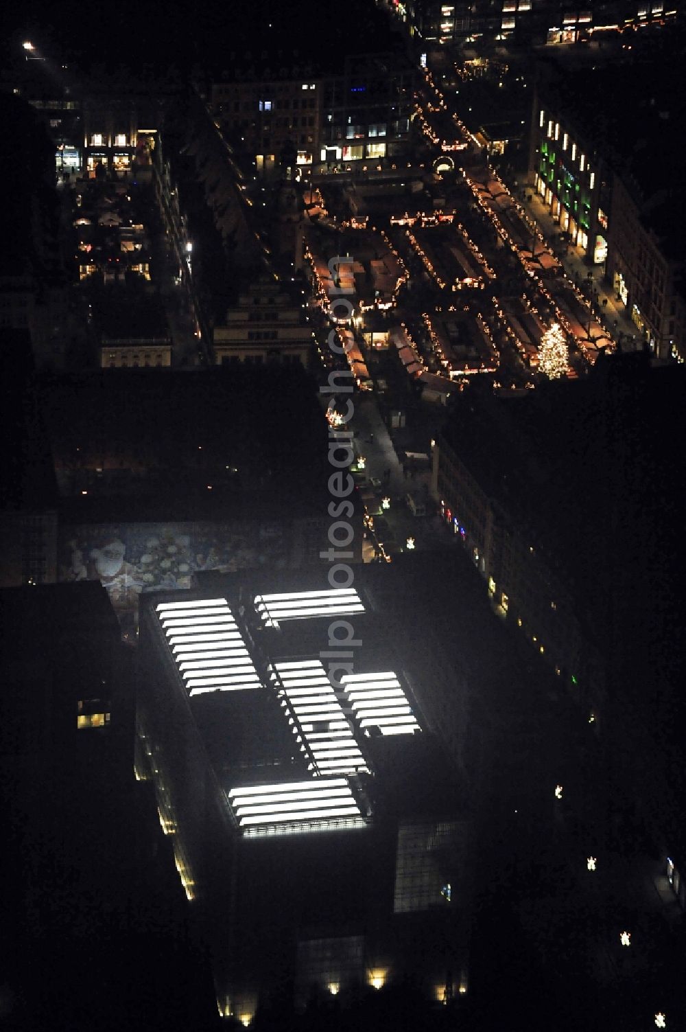 Aerial photograph at night Leipzig - Night lighting museum building ensemble Museum of bildenden Kuenste on Katharinenstrasse in the district Mitte in Leipzig in the state Saxony