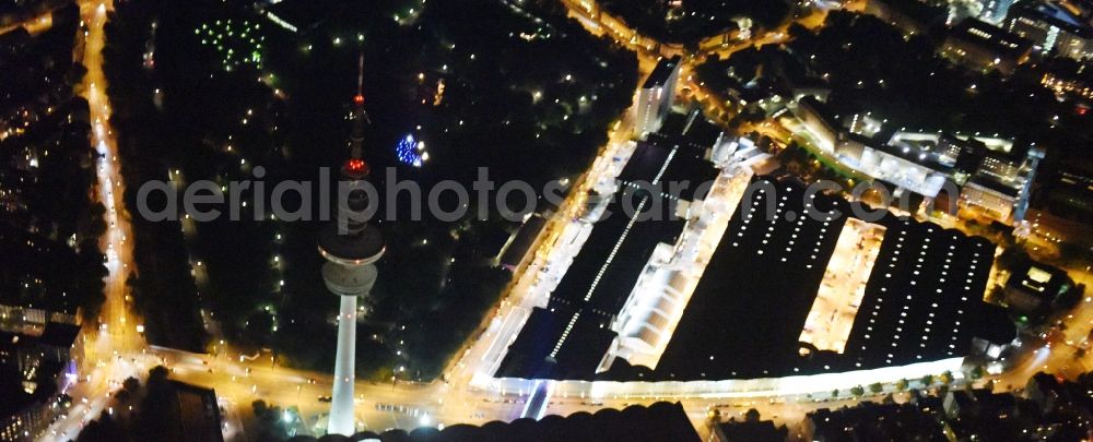 Aerial photograph at night Hamburg - Night view of tv- tower on Exhibition grounds and exhibition halls of the Hamburg Messe und Congress GmbH in Hamburg