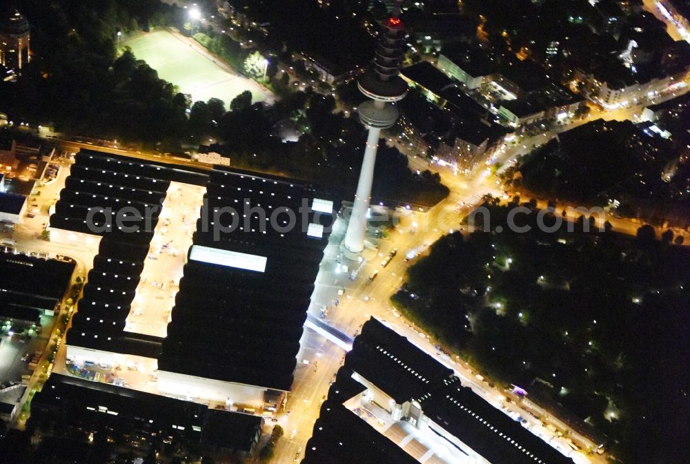 Aerial photograph at night Hamburg - Night view of tv- tower on Exhibition grounds and exhibition halls of the Hamburg Messe und Congress GmbH in Hamburg