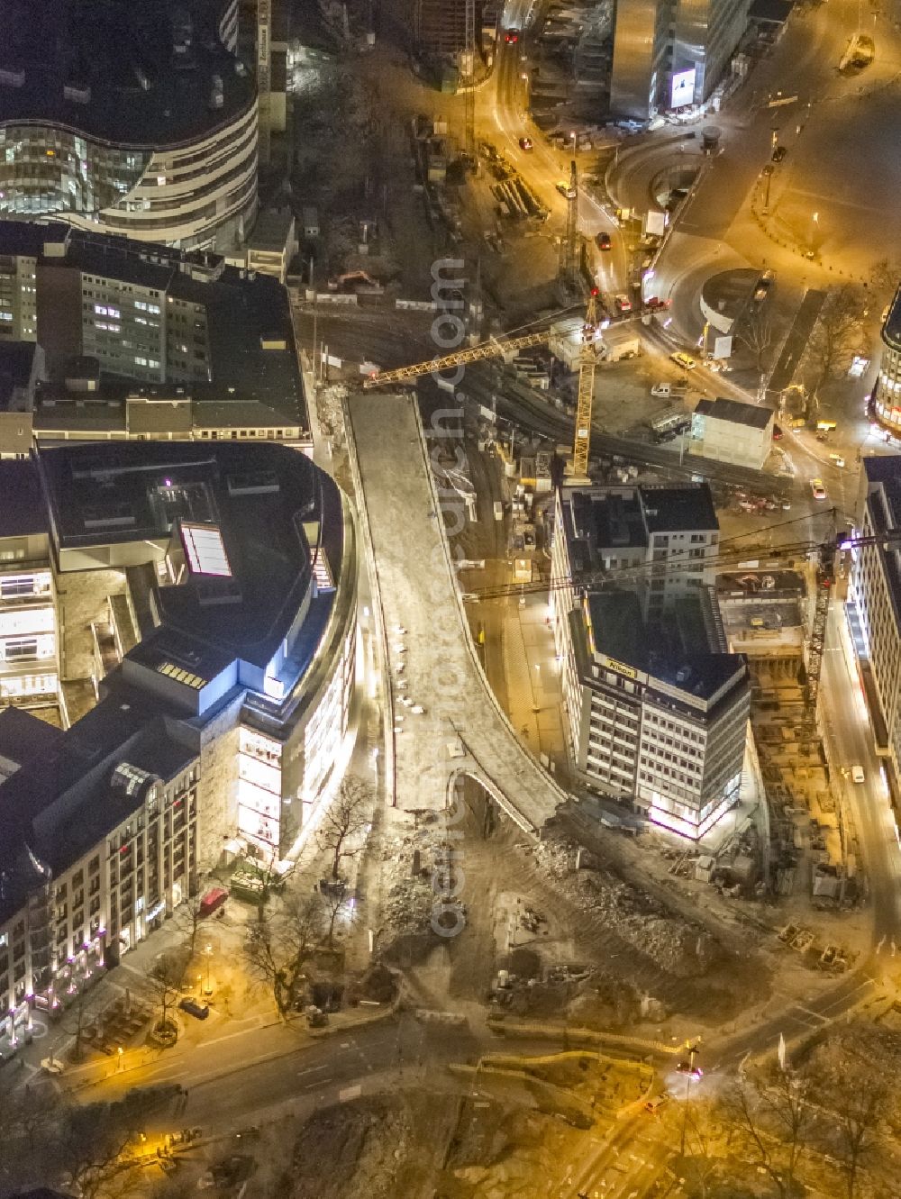 Aerial photograph at night Düsseldorf - Construction for the demolition of the old traffic tangent Tausendfüßler in downtown Dusseldorf in North Rhine-Westphalia