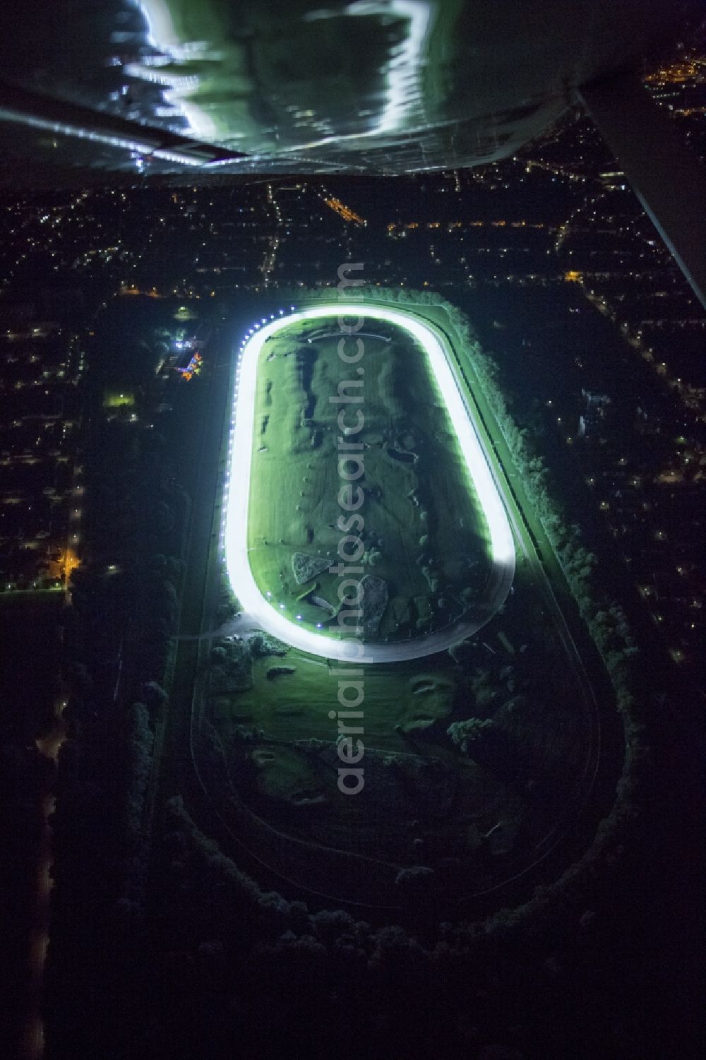 Dortmund at night from above - Night Aerial view of the racecourse with Wambel Golfanalage indoors in Dortmund in North Rhine-Westphalia