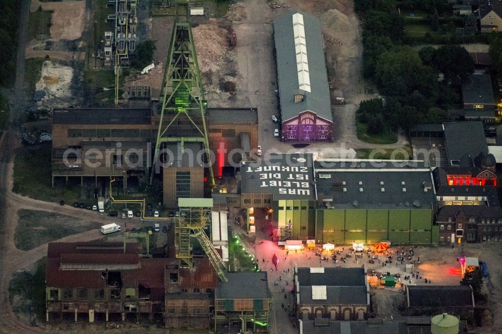 Dinslaken at night from the bird perspective: Night-time aerial view of the creative quarter Lohberg Dinslaken and the Tower Colliery in the Night of Industrial Culture in Action extra layer 2012