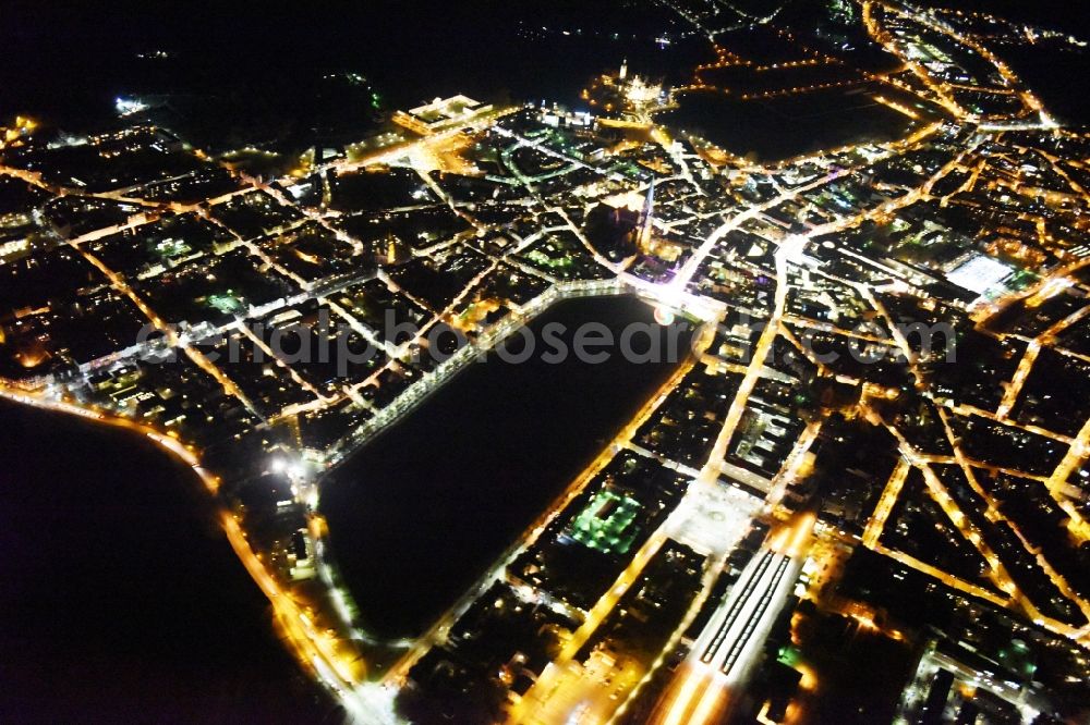 Schwerin at night from the bird perspective: Night view riparian areas on the lake area of Pfaffenteich in Schwerin in the state Mecklenburg - Western Pomerania