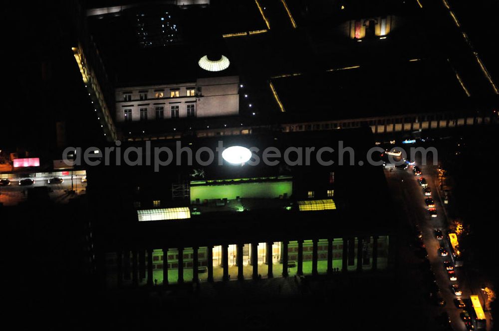 Aerial photograph at night Berlin - Nachtaufnahme: Blick auf die beleuchtete Museumsinsel in Berlin-Mitte. Night Shot: View at the illuminated Museum Island Berlin.