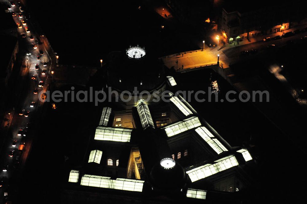 Aerial image at night Berlin - Nachtaufnahme: Blick auf die beleuchtete Museumsinsel in Berlin-Mitte. Night Shot: View at the illuminated Museum Island Berlin.