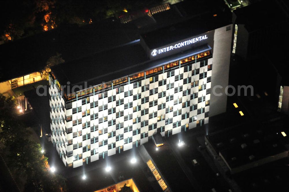 Aerial photograph at night Berlin - Nachtaufnahme: InterContinental Hotel in der Budapester Straße Ecke Katharina-Heinroth-Ufer in Berlin-Tiergarten. Night shot: Hotel InterContinental in Berlin-Tiergarten.