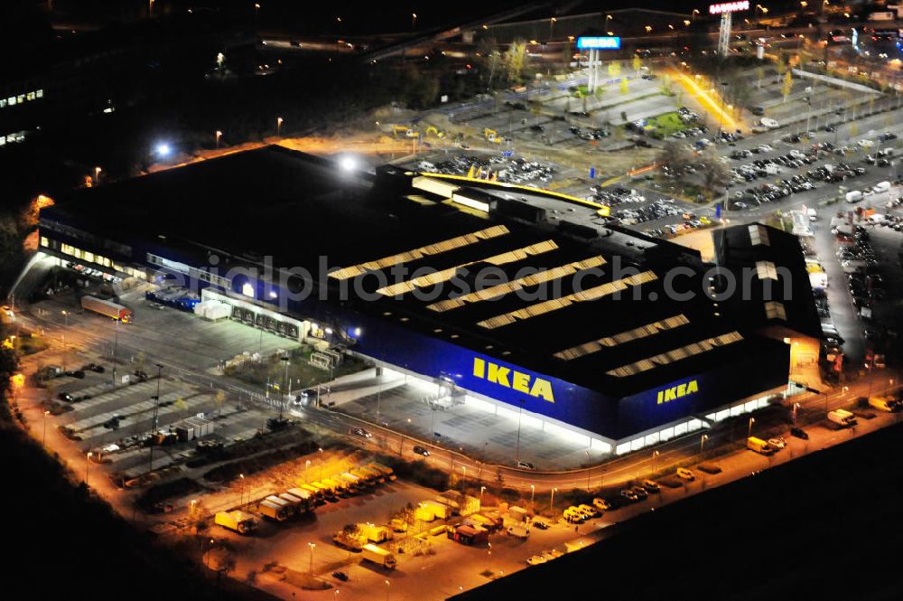 Berlin at night from above - Nachtaufnahme: Blick auf das IKEA Einrichtungshaus im Gewerbegebiet in Berlin-Tempelhof. Night shot: View of the furniture store IKEA in Berlin-Tempelhof.