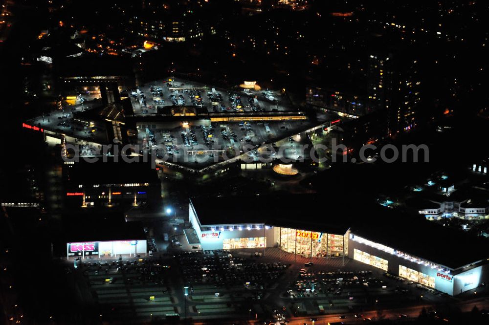 Aerial photograph at night Potsdam - Nachtaufnahme des Porta Möbel Möbelgeschäft in Potsdam Drewitz. Das Möbelgeschäft befindet sich nahe der Nuthestraße. Night shot of Porta Moebel furniture shop. It is situated in the district of Drewitz. The furniture shop is close to the Nuthestraße