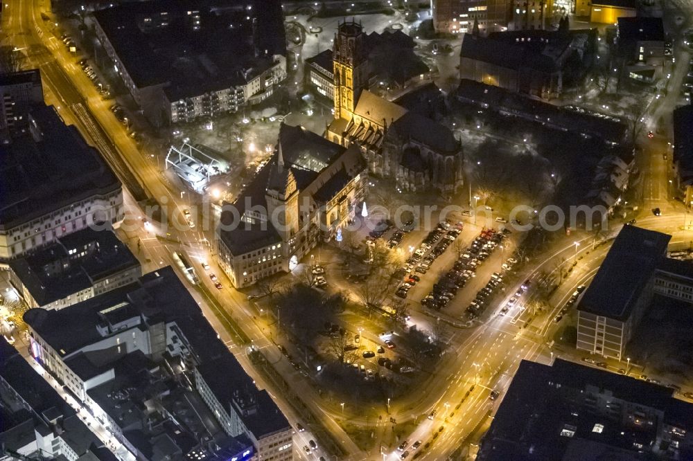 Duisburg at night from the bird perspective: Night shot of the Salvator Church and the Town Hall in Duisburg in North Rhine-Westphalia