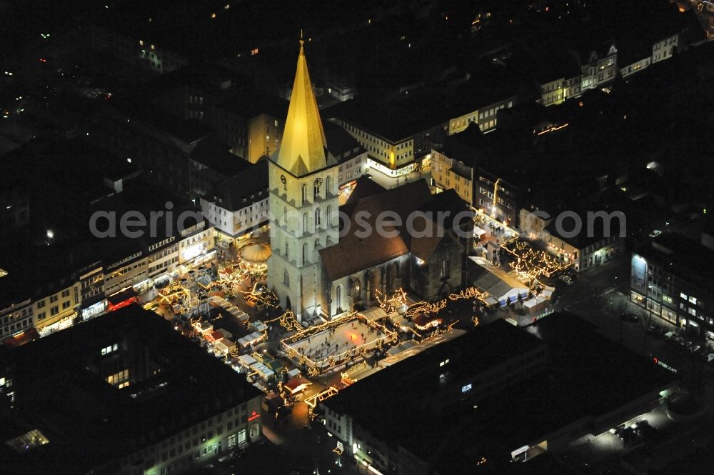 Aerial photograph at night Hamm - Night view of the city center with Christmas Market at the Church of St. Paul's Church at the Heinrich Kleist Forum in Hamm in North Rhine-Westphalia