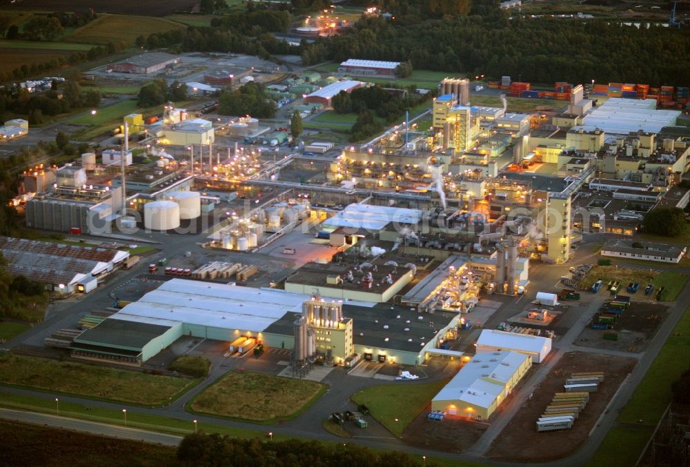 Hamm at night from the bird perspective: Night photograph of Trianel gas and steam power plant in Hamm-Uentrop in North Rhine-Westphalia