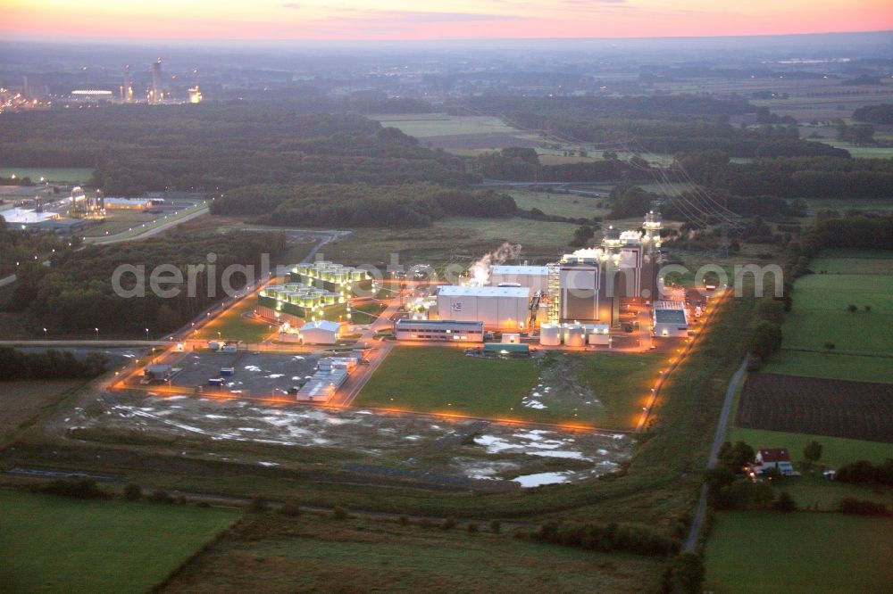 Hamm at night from the bird perspective: Night photograph of Trianel gas and steam power plant in Hamm-Uentrop in North Rhine-Westphalia