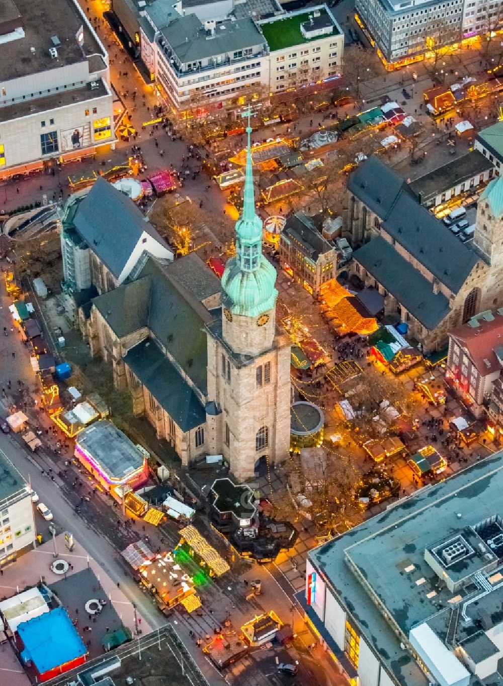 Aerial image at night Dortmund - Night Scene Christmas Market at the Church of St. Reinoldi, also Reinoldikirche in downtown Dortmund in North Rhine-Westphalia