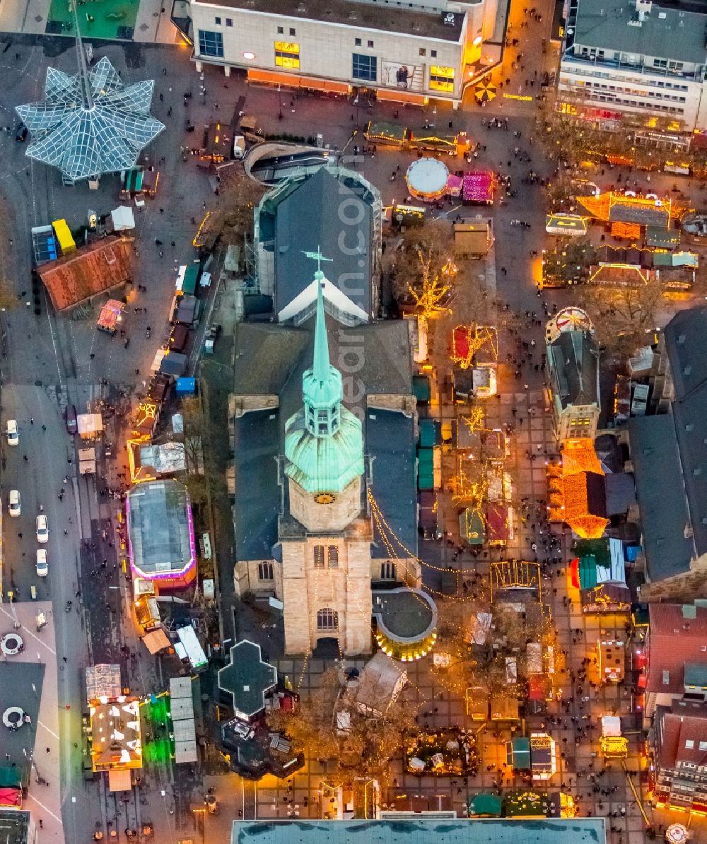 Dortmund at night from the bird perspective: Night Scene Christmas Market at the Church of St. Reinoldi, also Reinoldikirche in downtown Dortmund in North Rhine-Westphalia