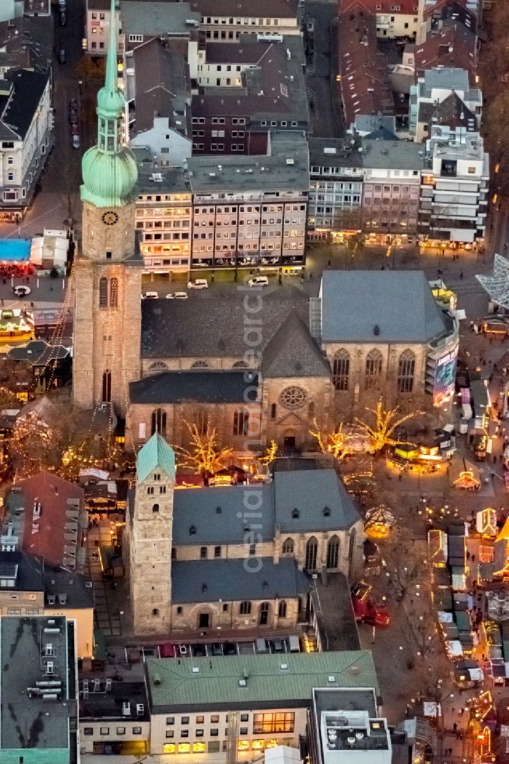 Aerial photograph at night Dortmund - Night Scene Christmas Market at the Church of St. Reinoldi, also Reinoldikirche in downtown Dortmund in North Rhine-Westphalia