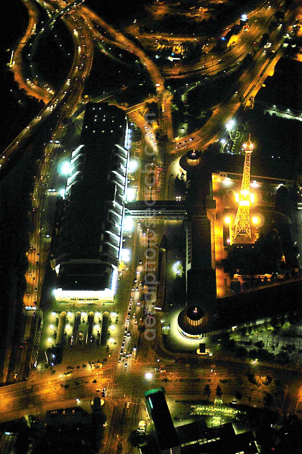 Aerial image at night Berlin - Blick auf den Berliner Funkturm und das Messegelände mit dem ICC bei Nacht.