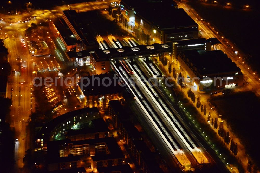 Potsdam at night from the bird perspective: Night aerial image of the main station in Potsdam in the state Brandenburg