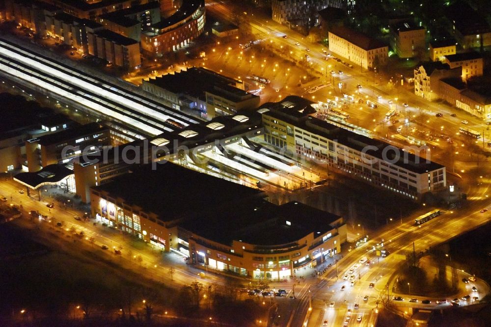 Potsdam at night from the bird perspective: Night aerial image of the main station in Potsdam in the state Brandenburg