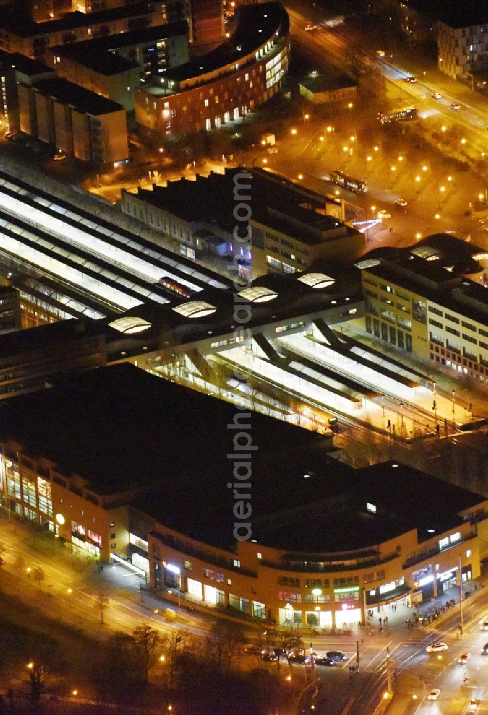 Potsdam at night from above - Night aerial image of the main station in Potsdam in the state Brandenburg