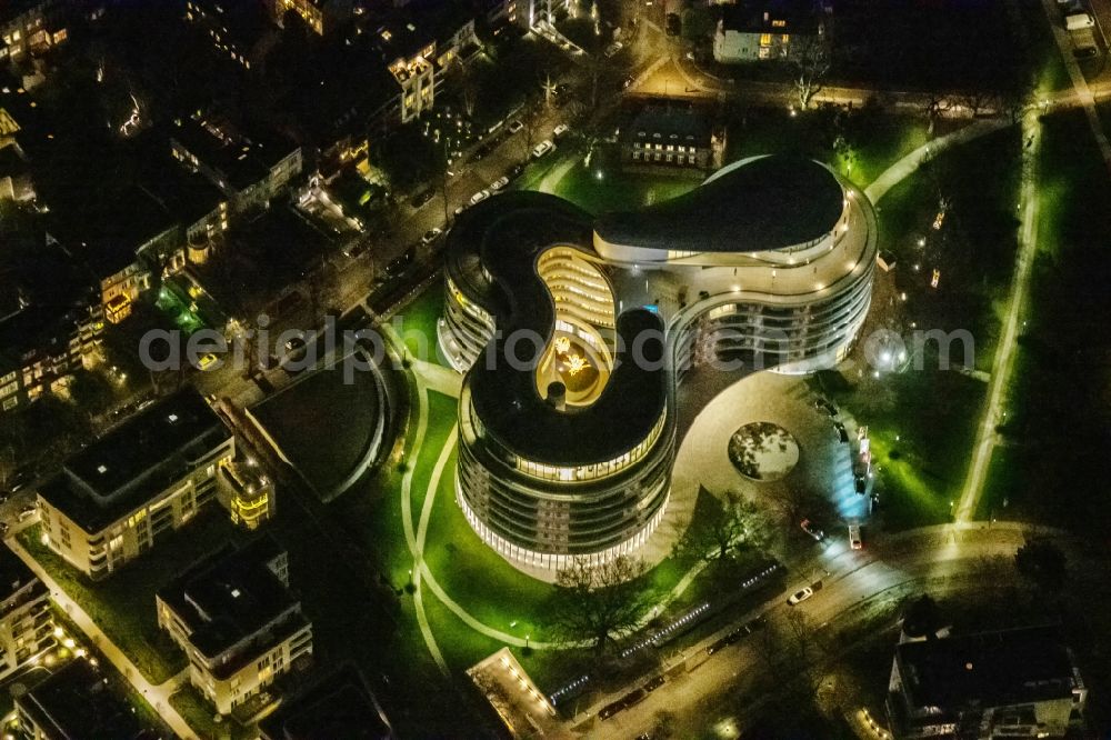 Aerial image at night Hamburg - Night lighting new construction site the hotel complex Luxushotel The Fontenay an der Aussenalster im Stadtteil Rotherbaum in Hamburg