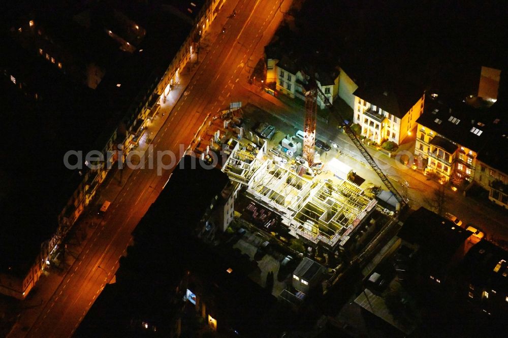 Potsdam at night from above - Night lighting Construction site to build a new multi-family residential complex Helene-Lange-Strasse corner Friedrich-Ebert-Strasse in the district Innenstadt in Potsdam in the state Brandenburg, Germany