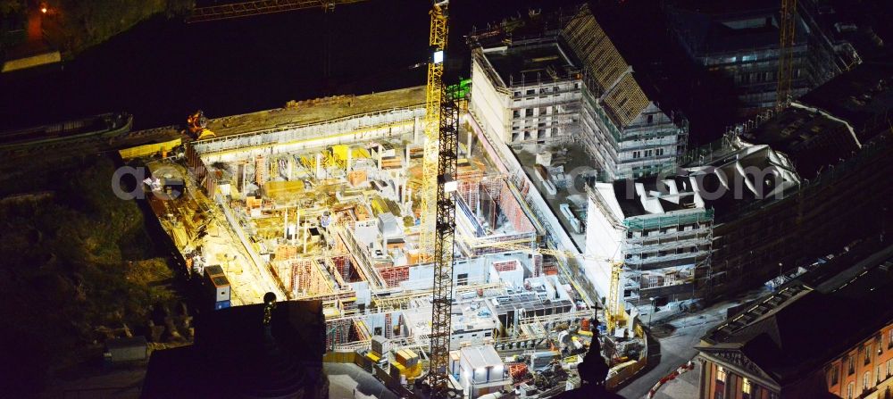 Aerial photograph at night Potsdam - Night lighting Construction site of Museum building ensemble Museum Barberini on Humboldtstrasse in the district Innenstadt in Potsdam in the state Brandenburg, Germany