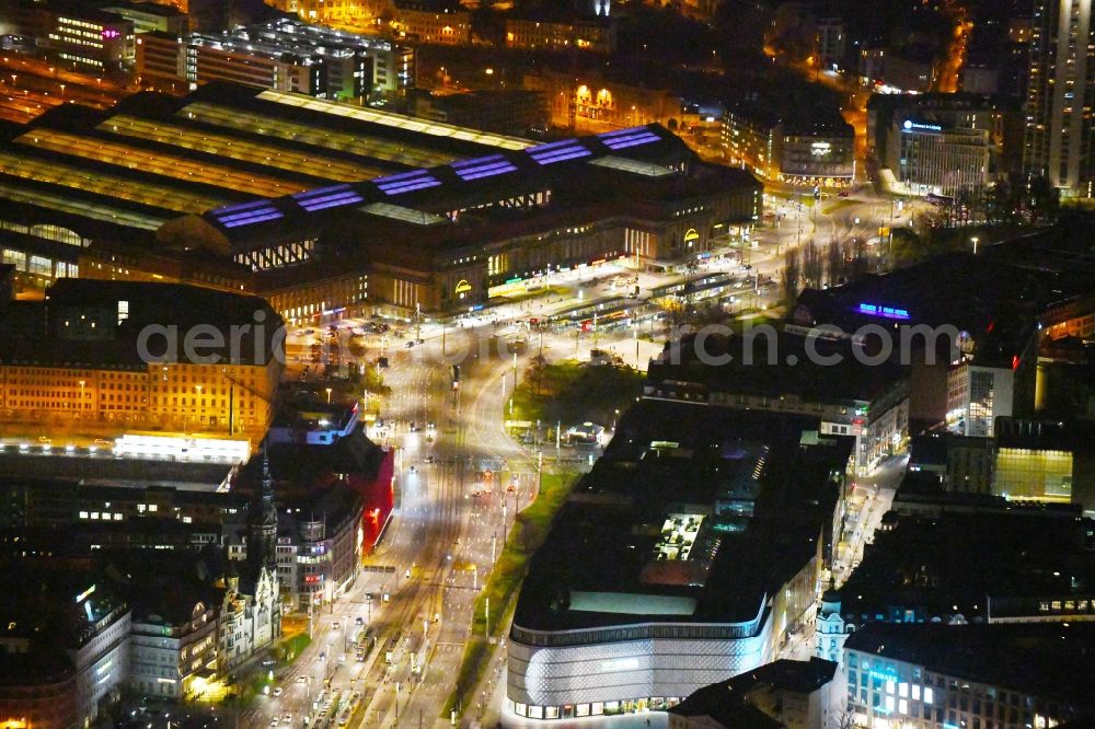 Aerial photograph at night Leipzig - Night lighting shopping center Hoefe am Bruehl in Leipzig in Saxony