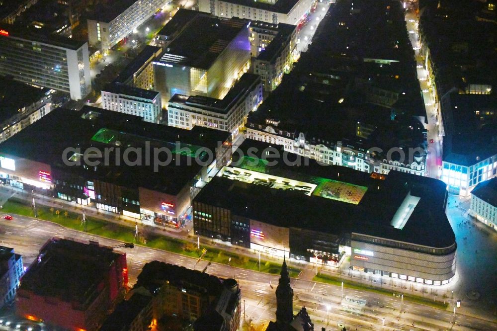 Aerial photograph at night Leipzig - Night lighting shopping center Hoefe am Bruehl in Leipzig in Saxony