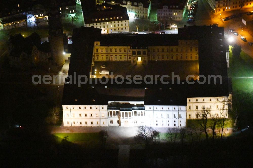 Aerial photograph at night Weimar - Night lighting Palace Stadtschloss Weimar on Burgplatz in Weimar in the state Thuringia, Germany