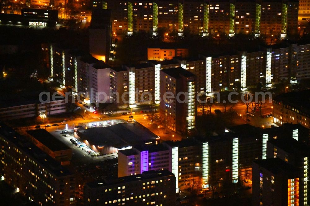 Dresden at night from the bird perspective: Night lighting Skyscrapers in the residential area of industrially manufactured settlement Johannstadt-Nord in Dresden in the state Saxony, Germany