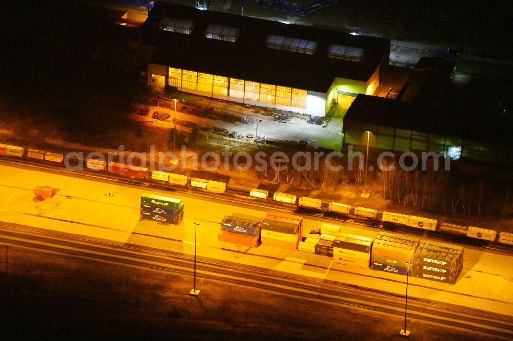 Frankfurt (Oder) at night from above - Night lighting Marshalling yard and freight station of the Deutsche Bahn in the district Rosengarten in Frankfurt (Oder) in the state Brandenburg, Germany