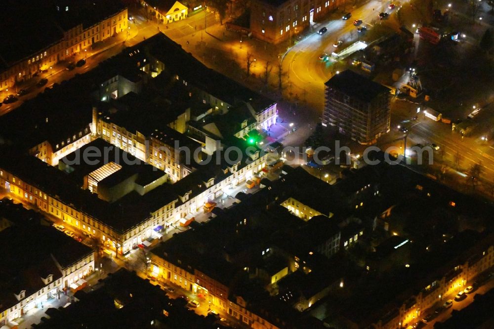 Aerial image at night Potsdam - Night lighting Building the visitor center Brandenburger Tor on Luisenplatz in the district Innenstadt in Potsdam in the state Brandenburg, Germany