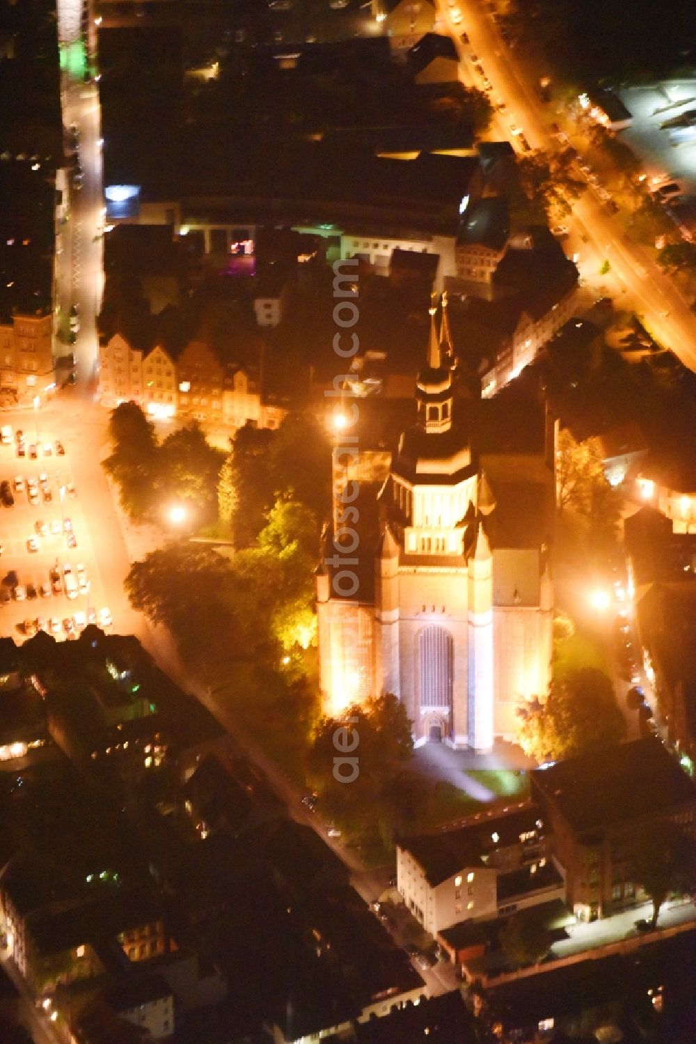 Stralsund at night from the bird perspective: Night lighting Saint Mary's Church in the city of Stralsund in Mecklenburg-Vorpommern