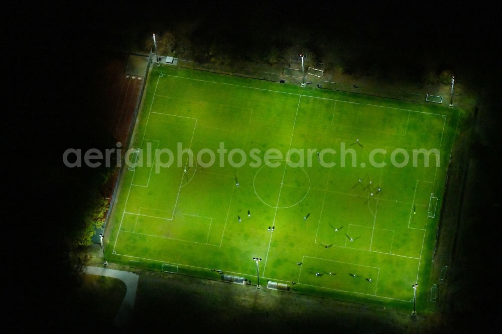 Aerial photograph at night Beeskow - Night lighting Sports grounds and football pitch of Athletic Club Beeskow e.V. in Beeskow in the state Brandenburg, Germany