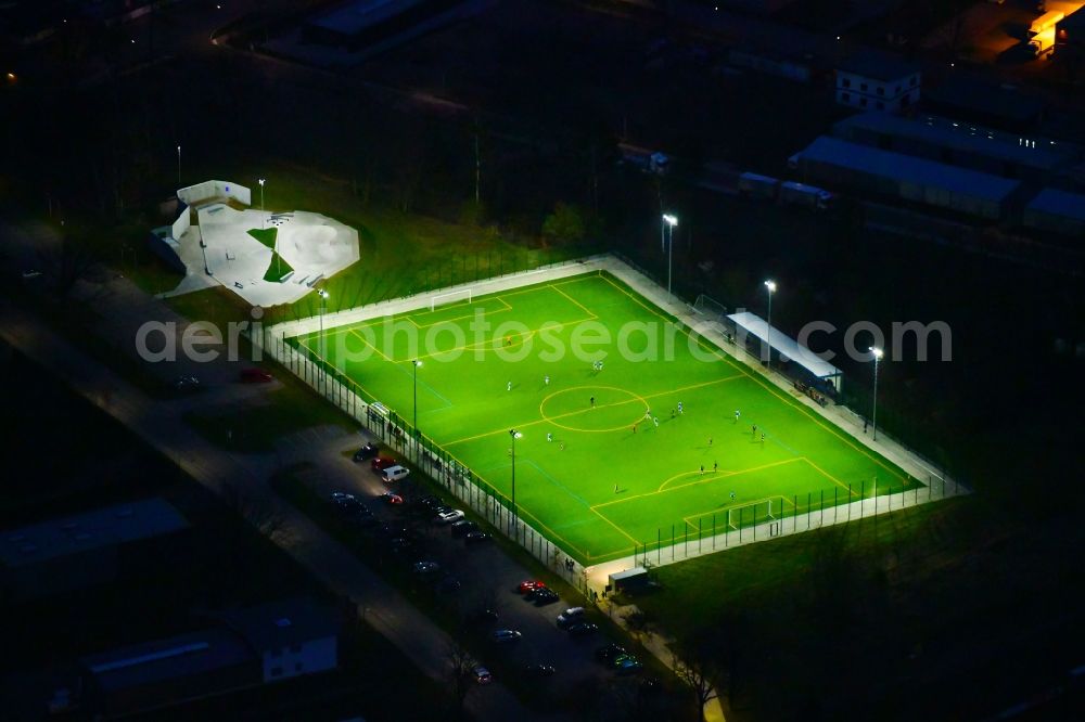 Aerial photograph at night Bernau - Night lighting sports grounds and football pitch of FSV Bernau e.V. on Johann-Friedrich-A.-Borsig-Strasse in Bernau in the state Brandenburg, Germany