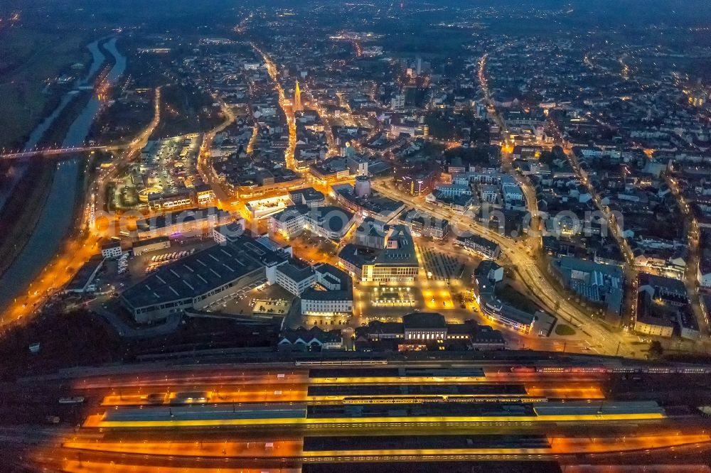 Hamm at night from the bird perspective: Night lighting City view of the city area of in Hamm in the state North Rhine-Westphalia, Germany