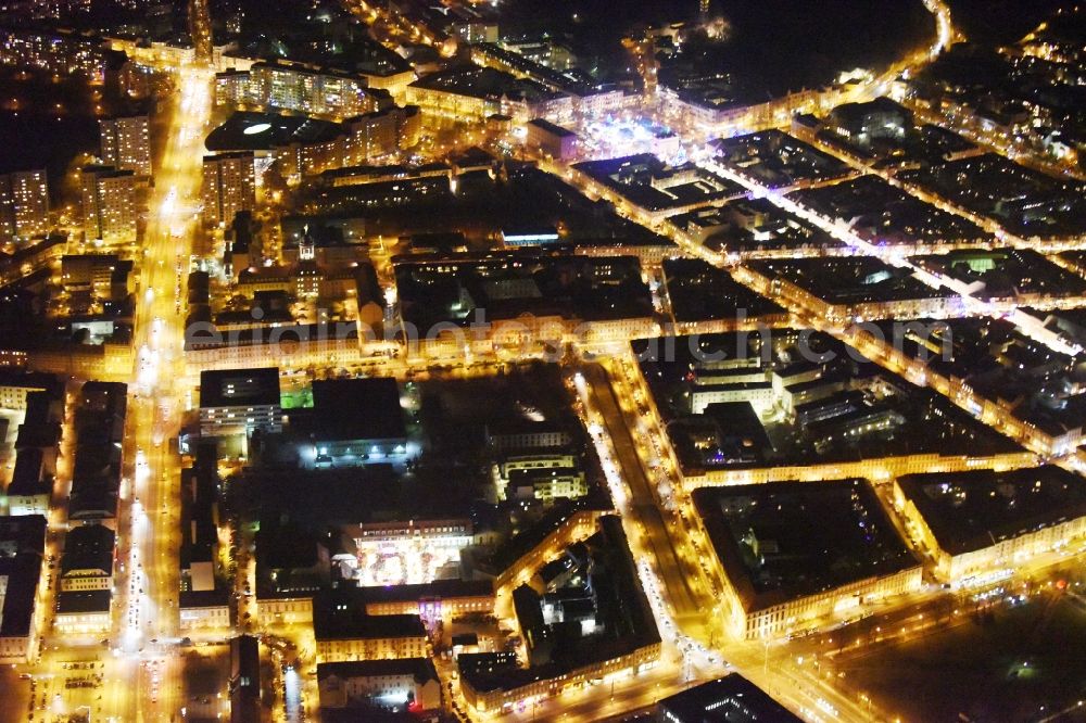 Potsdam at night from the bird perspective: Night view city view of downtown area Feuerbachstrasse - Breite Strasse - Friedrich-Ebert-Strasse in Potsdam in the state Brandenburg