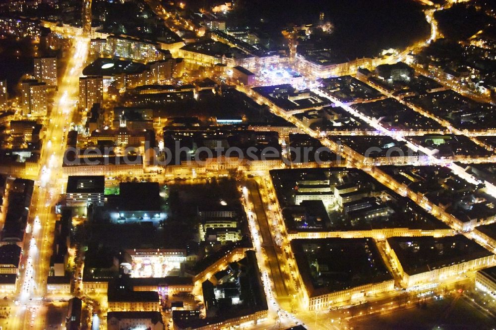 Aerial photograph at night Potsdam - Night view city view of downtown area Feuerbachstrasse - Breite Strasse - Friedrich-Ebert-Strasse in Potsdam in the state Brandenburg