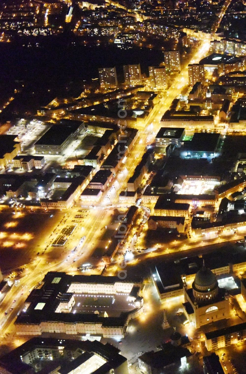 Aerial photograph at night Potsdam - Night view city view of downtown area Feuerbachstrasse - Breite Strasse - Friedrich-Ebert-Strasse in Potsdam in the state Brandenburg