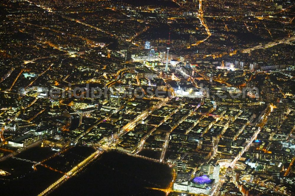 Berlin at night from the bird perspective: Night lighting City view of downtown area Strasse of 17.Juni in Tiergarten - Brandenburger Tor - Unter den Linden in the district Mitte in Berlin, Germany