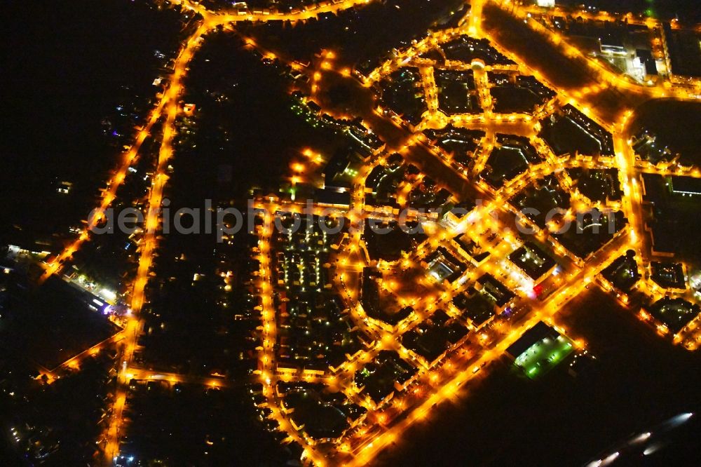 Aerial photograph at night Potsdam - Night lighting outskirts residential Kirchsteigfeld in Potsdam in the state Brandenburg, Germany