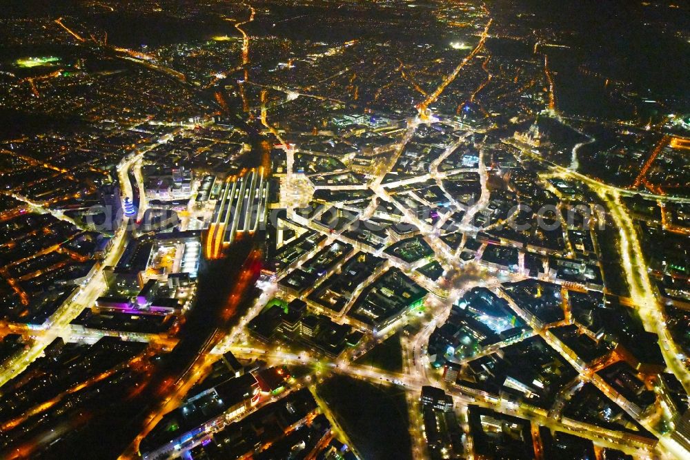 Hannover at night from the bird perspective: Night lighting The city center in the downtown area in the district Mitte in Hannover in the state Lower Saxony, Germany