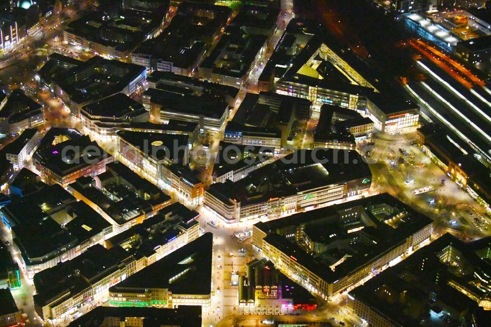 Hannover at night from the bird perspective: Night lighting The city center in the downtown area Bahnhofstrasse in Hannover in the state Lower Saxony, Germany