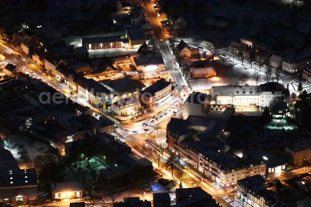 Aerial photograph at night Werder (Havel) - Night view of city center in the downtown area Torstrasse - Baderstrasse - Am Markt in Werder (Havel) in the state Brandenburg