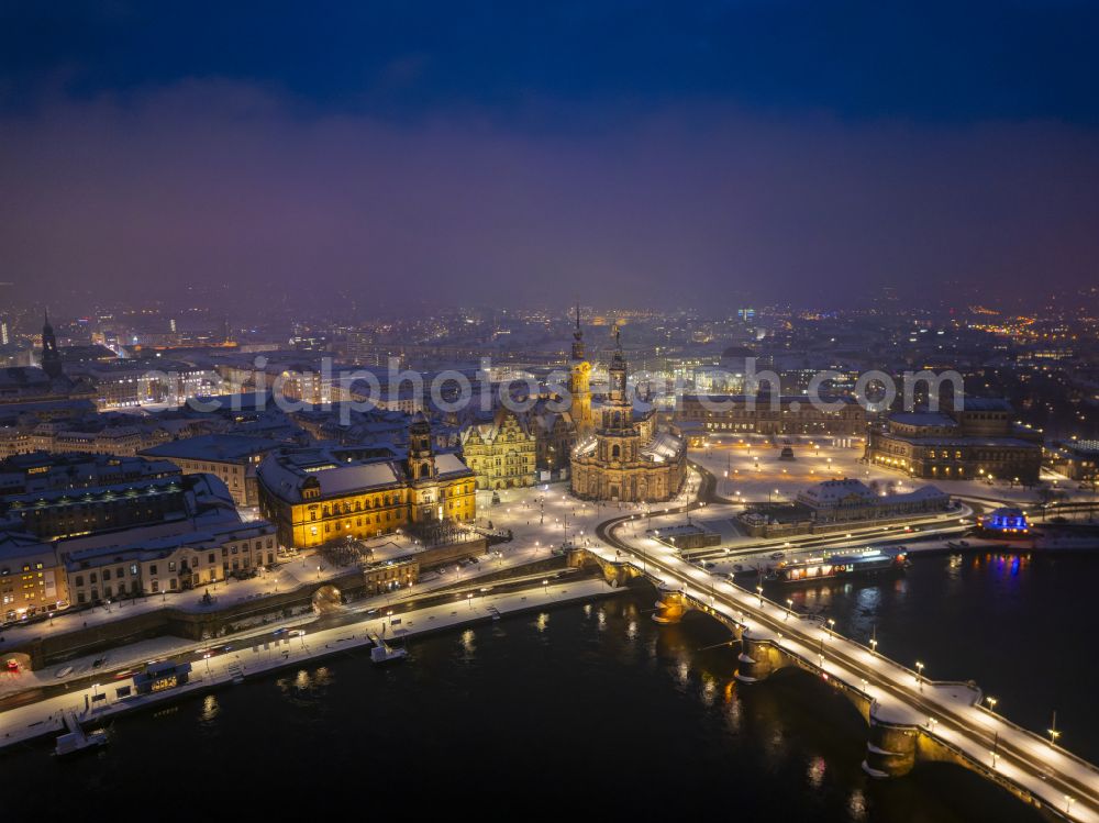 Dresden at night from the bird perspective: Night lighting road bridge structure Augustus Bridge over the river banks of the Elbe in the district Altstadt in Dresden in the federal state of Saxony, Germany